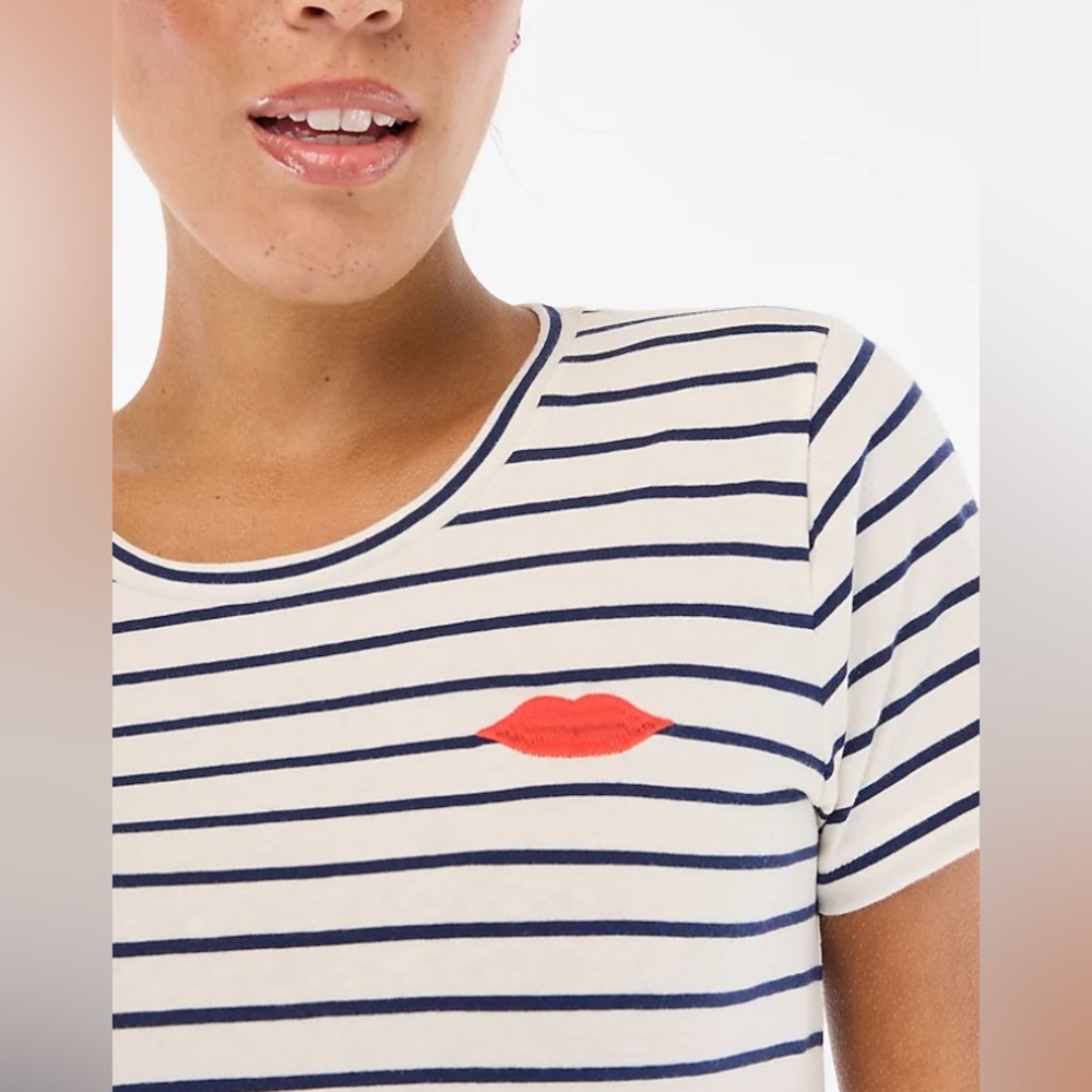 NWT J. Crew Women’s Lips striped graphic Collector Tee - XS - Navy and White